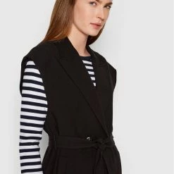 Sisley Γυναίκες Γιλέκα Γιλέκο 2BFQLN004 Μαύρο Regular Fit 10 Sisley Γυναίκες Γιλέκα Γιλέκο 2BFQLN004 Μαύρο Regular Fit -Sisley Εκπτώσεις unnamed file 1188