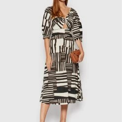 Sisley Γυναίκες Καθημερινά Φορέματα Φόρεμα καθημερινό 4O5RLV01H Έγχρωμο Regular Fit -Sisley Εκπτώσεις unnamed file 1361