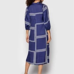 Sisley Γυναίκες Καθημερινά Φορέματα Φόρεμα καθημερινό 4F0SLV00J Σκούρο μπλε Relaxed Fit 9 Sisley Γυναίκες Καθημερινά Φορέματα Φόρεμα καθημερινό 4F0SLV00J Σκούρο μπλε Relaxed Fit -Sisley Εκπτώσεις unnamed file 620