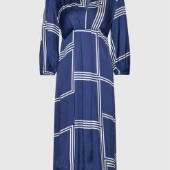 Sisley Γυναίκες Καθημερινά Φορέματα Φόρεμα καθημερινό 4F0SLV00J Σκούρο μπλε Relaxed Fit 11 Sisley Γυναίκες Καθημερινά Φορέματα Φόρεμα καθημερινό 4F0SLV00J Σκούρο μπλε Relaxed Fit -Sisley Εκπτώσεις unnamed file 622