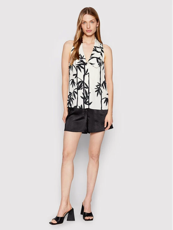 Sisley Γυναίκες Υφασμάτινα Σορτς Σορτς υφασμάτινο 4RHEL9008 Μαύρο Regular Fit 4 Sisley Γυναίκες Υφασμάτινα Σορτς Σορτς υφασμάτινο 4RHEL9008 Μαύρο Regular Fit - Image 2